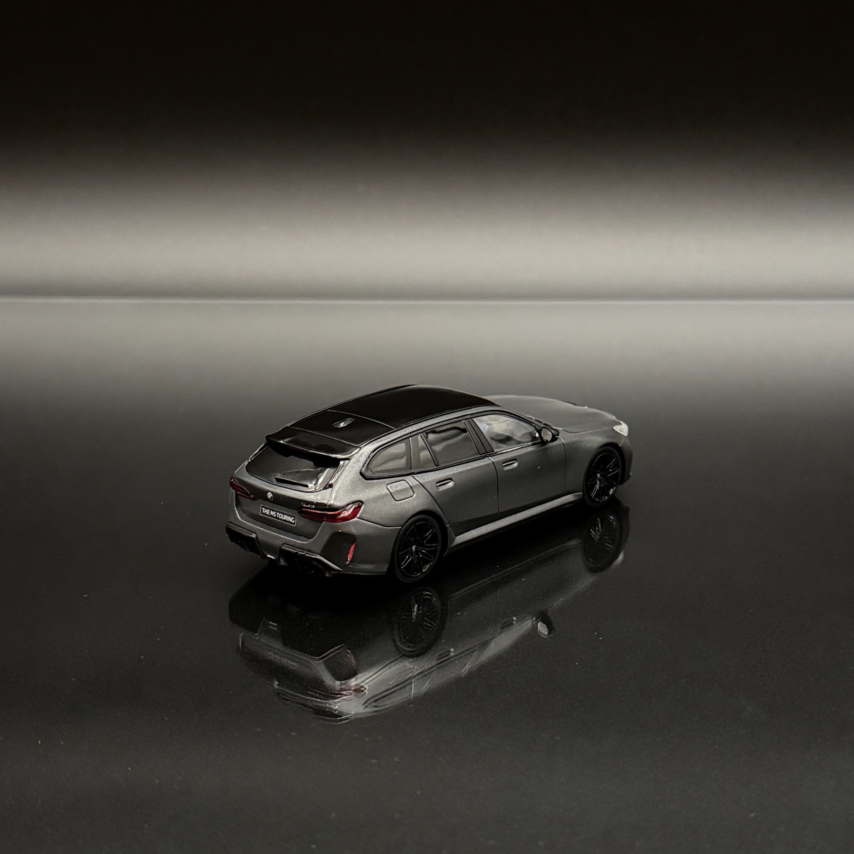 BMW M5 Touring 2024 Frozen Deep Grey 1:43 Solido Premium Model Car