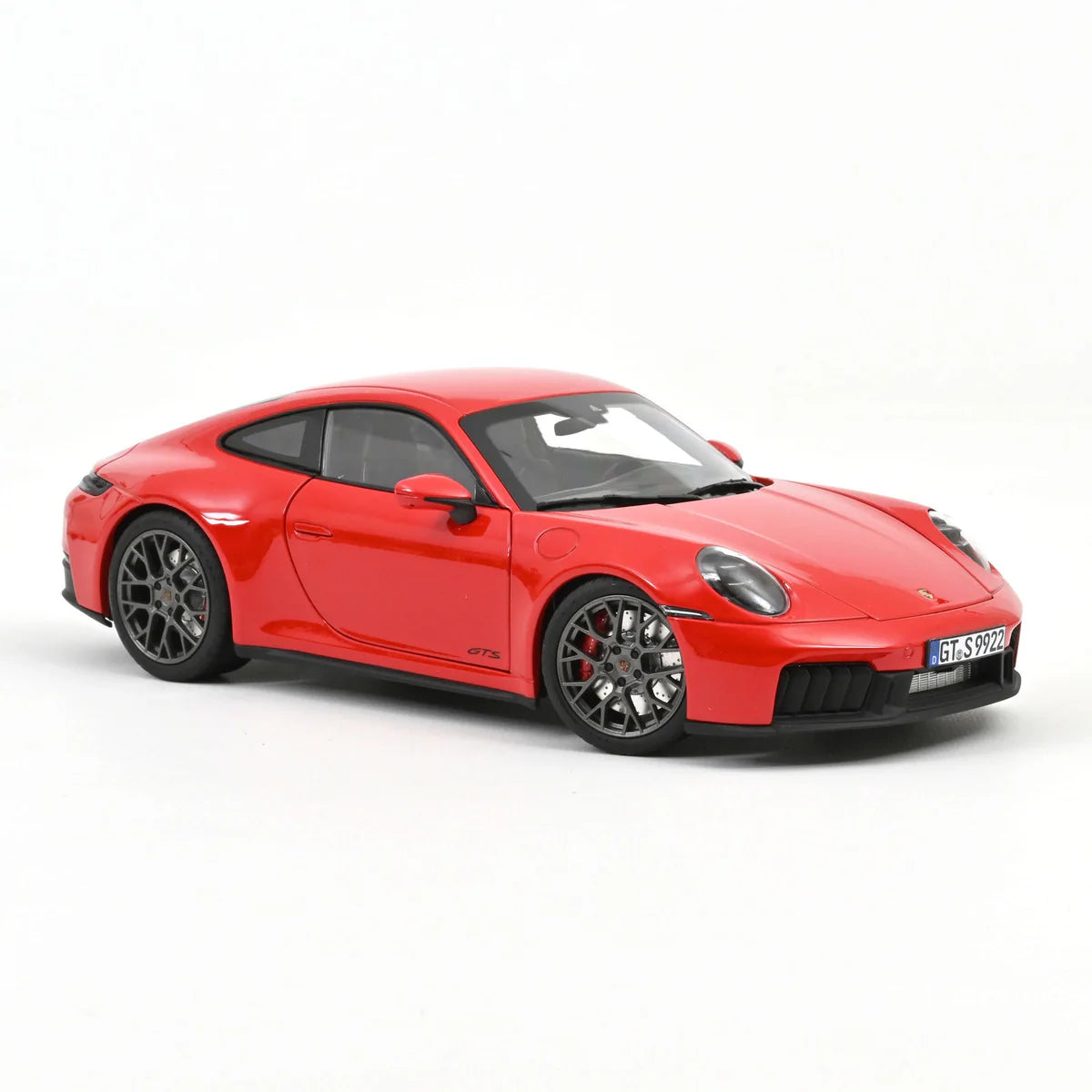 Norev 1/18 2025 Porsche 911 Carrera 4 GTS - Indischrot