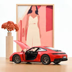 Norev 1/18 2025 Porsche 911 Carrera 4 GTS - Indischrot