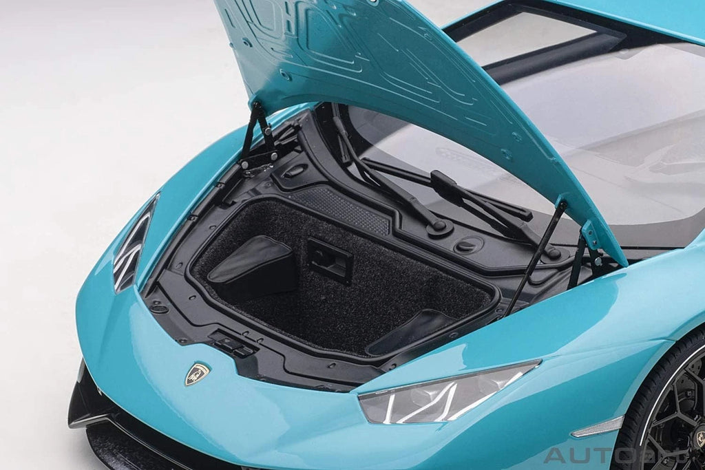 Lamborghini Huracán Performante – Hellblau Maßstab 1:12 von AUTOart