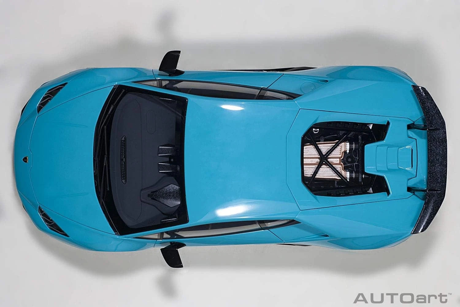 Lamborghini Huracán Performante – Hellblau Maßstab 1:12 von AUTOart