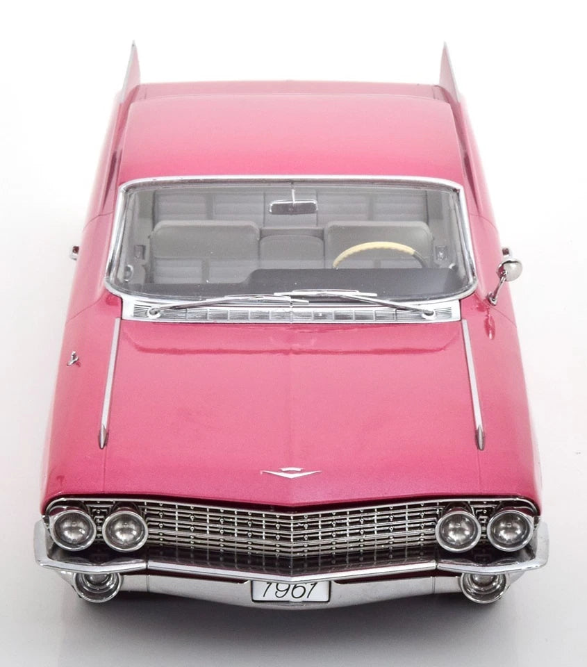 Cadillac Series 62 Coupe DeVille 1961 Rosa Maßstab 1:18 Modell