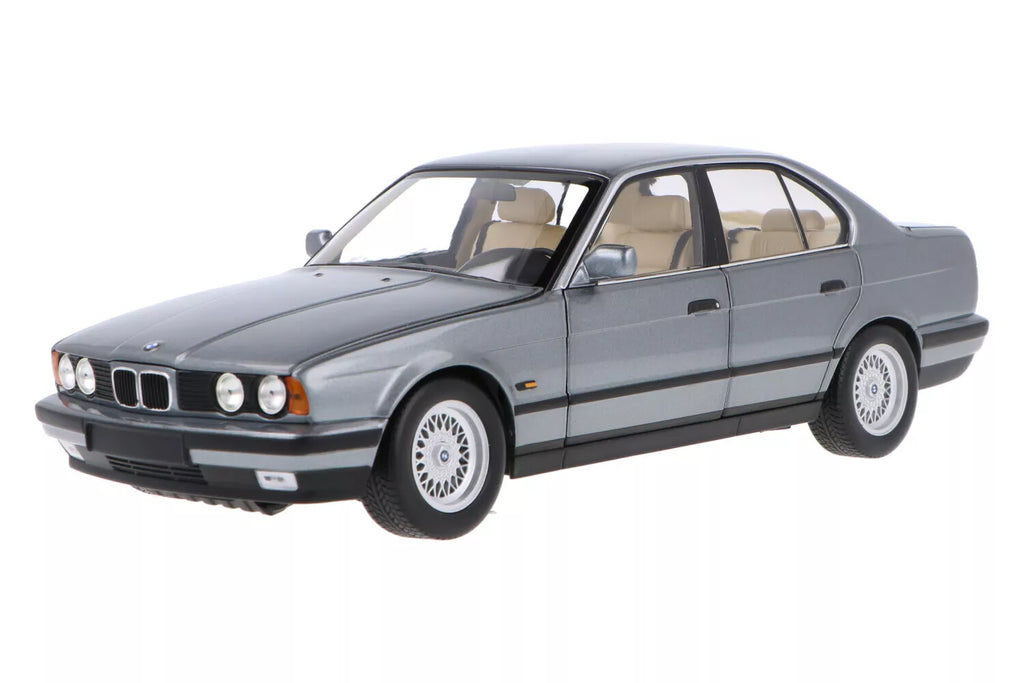 Minichamps BMW 535i (E34) Grau Metallic Modell im Maßstab 1:18